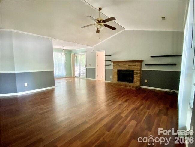 Building Photo - 3914 Aster Dr
