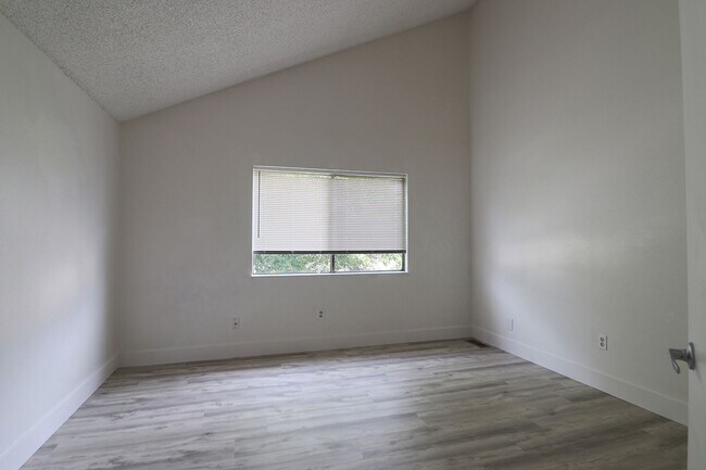 Building Photo - 3 Condor Cir