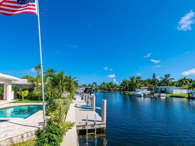 Building Photo - 2118 NE 15th St