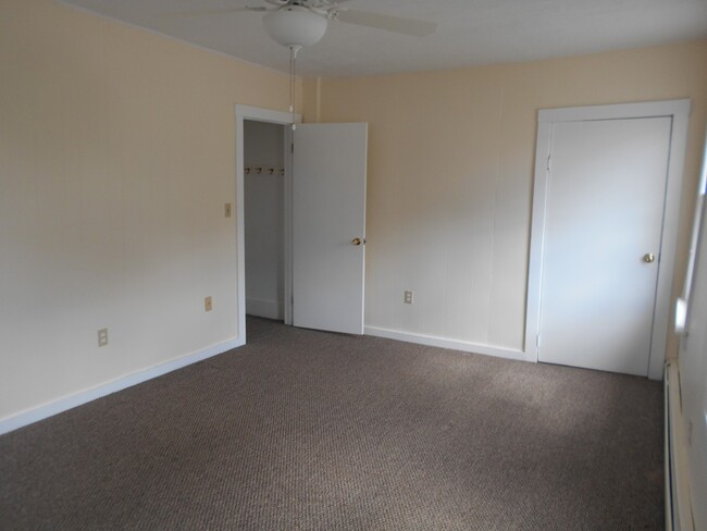 Building Photo - 27 Meade St