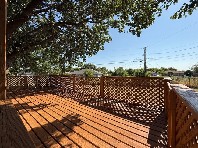 Building Photo - 2308 Ridglea Ct