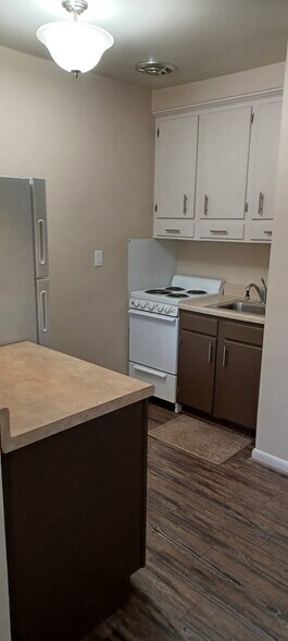 Building Photo - 284 North Ave