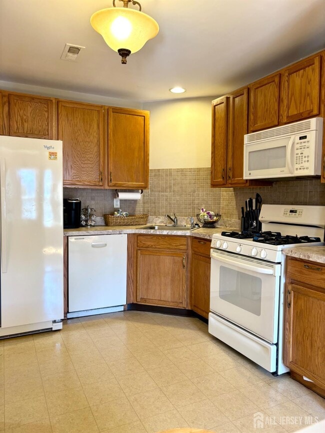 Building Photo - 39 Rozalyn Ln