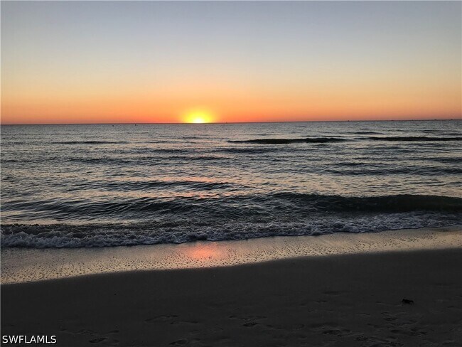 Building Photo - 1930 Gulf Shore Blvd N