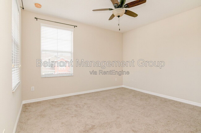 Building Photo - 9426 Silver Buttonwood St