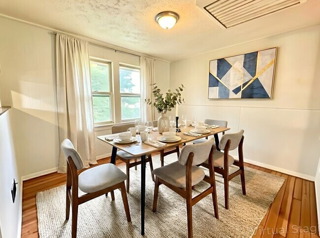 Building Photo - 3 Bed/1 Bath Home in Clairton