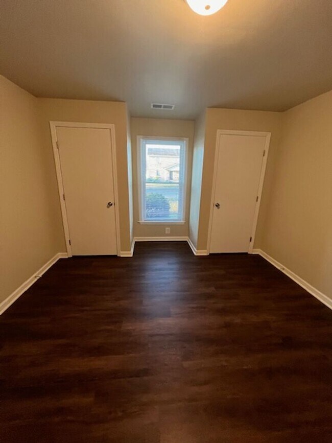 Building Photo - 2-bedroom, 1-bath in Nicholasville, KY