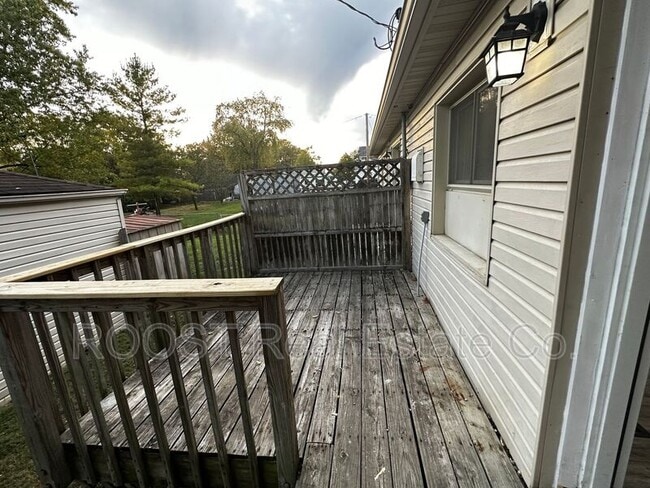Building Photo - 1545 Garling Ave