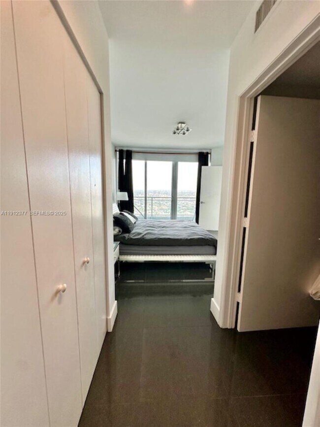 Building Photo - 92 SW 3rd St