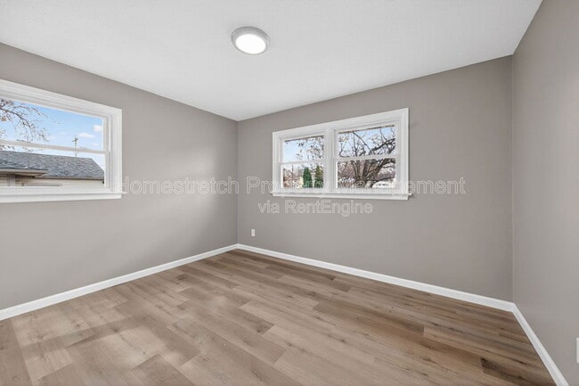 Building Photo - 315 St Anthony Ln