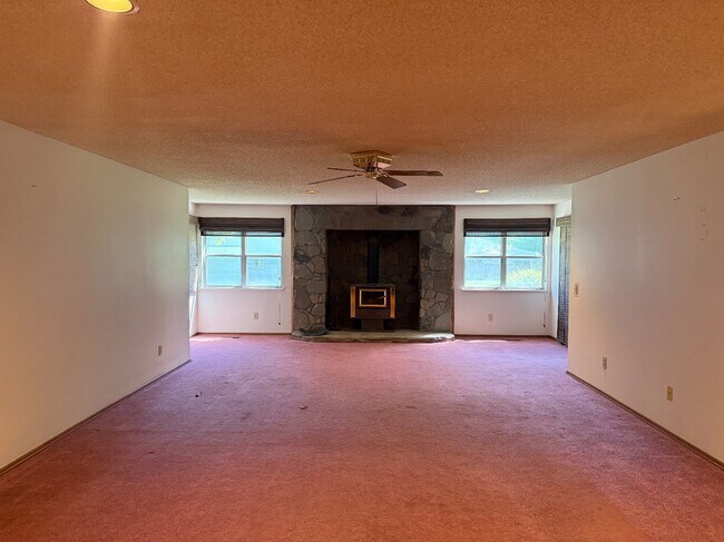 Building Photo - 8300 NW 15th St