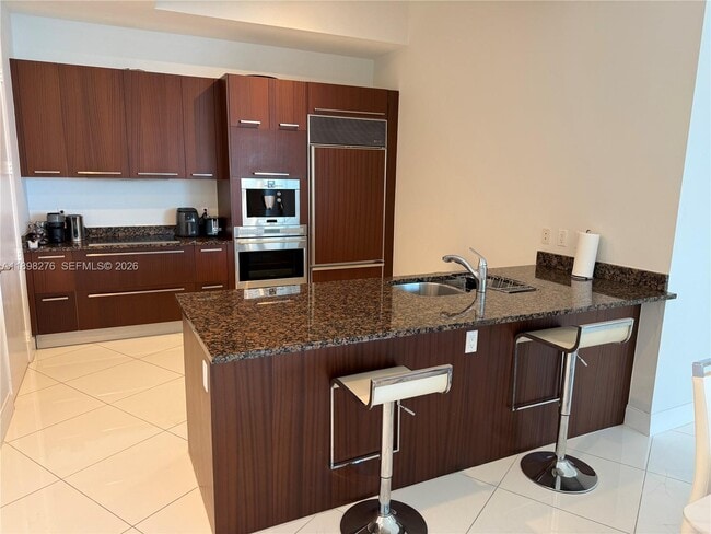 Building Photo - 15901 Collins Ave