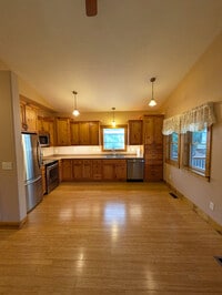 Building Photo - 291 Leamon Dr