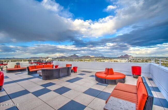 Building Photo - 4750 N Central Ave