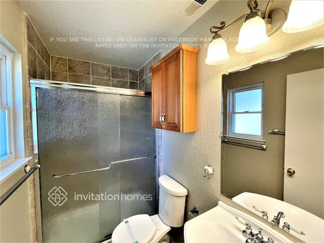 Building Photo - 7500 Verdugo Way