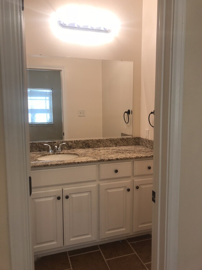 Building Photo - 3933 Riverside Pky