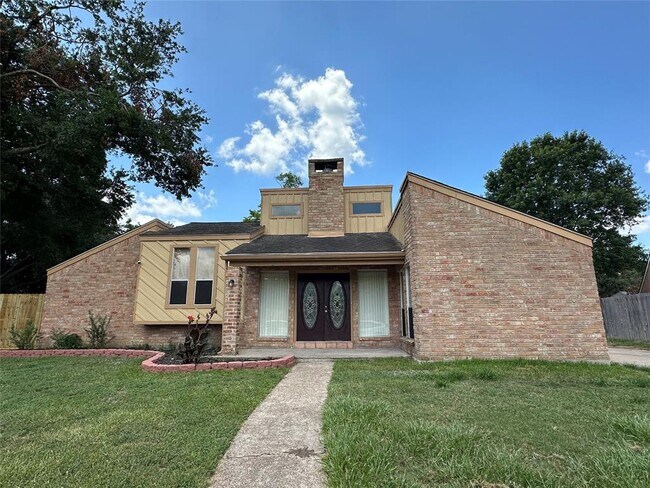 Building Photo - 6102 Howland Ct
