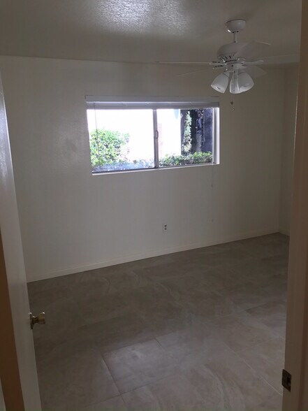 Bedroom 2 - 616 South Fashion Park Street