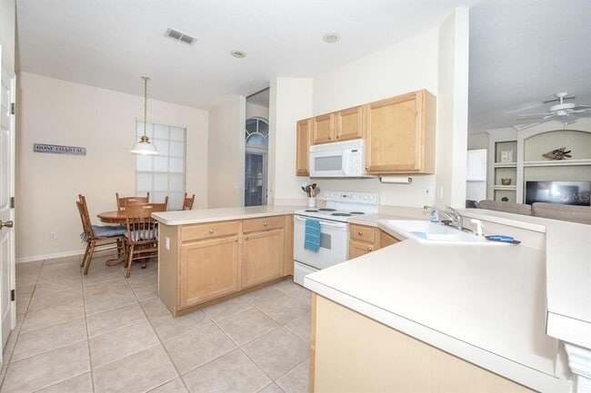 Building Photo - 5123 51st Ln W