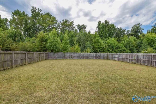 Building Photo - 15395 Mill Valley Dr