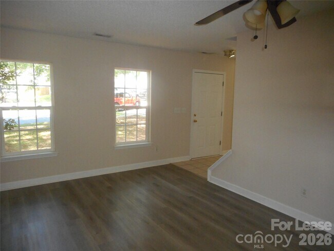 Building Photo - 8037 Shiny Meadow Ln
