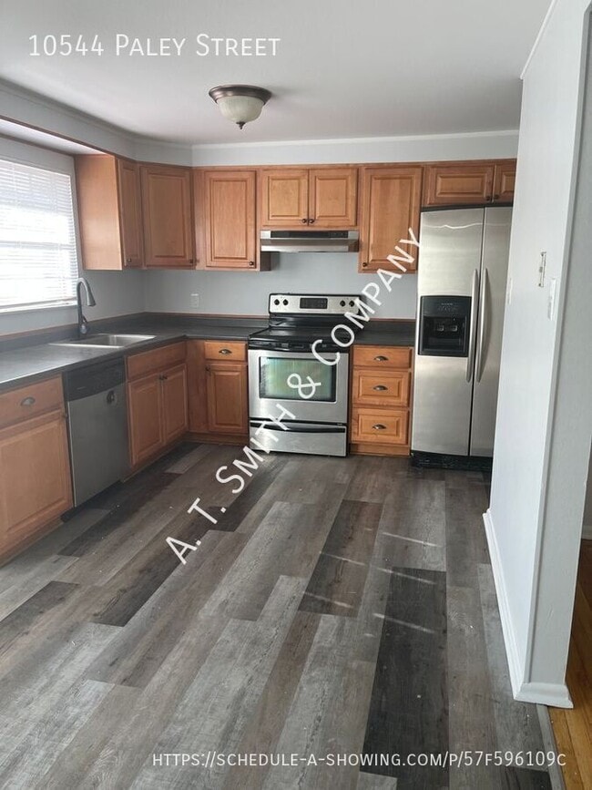 Primary Photo - 10544 Paley St