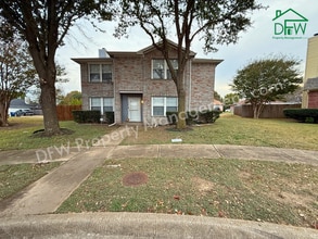 Building Photo - 3-Bedroom Home for Lease with Spacious Backyard & Prime Highway Access