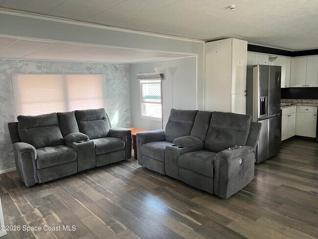 Building Photo - 1142 Parkview Ct NE