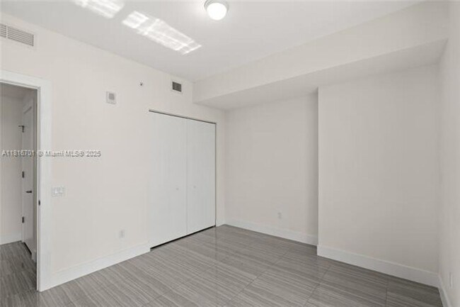Building Photo - 2960 NE 207th St