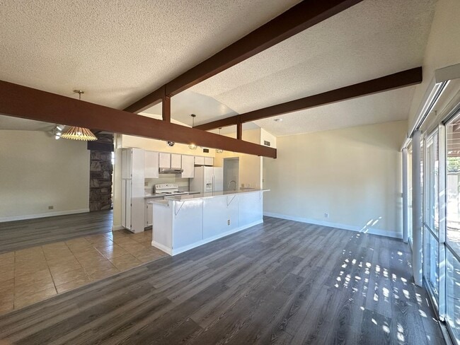 Building Photo - Washington & Jones