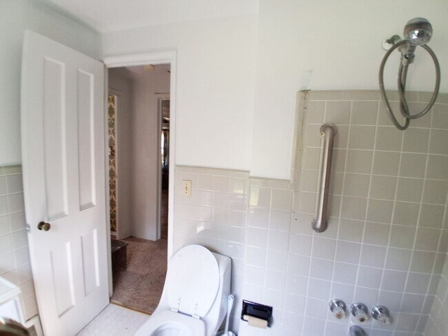 Building Photo - 3 BED 2 BATH BEAUTIFUL SINGLE FAMILY HOME
