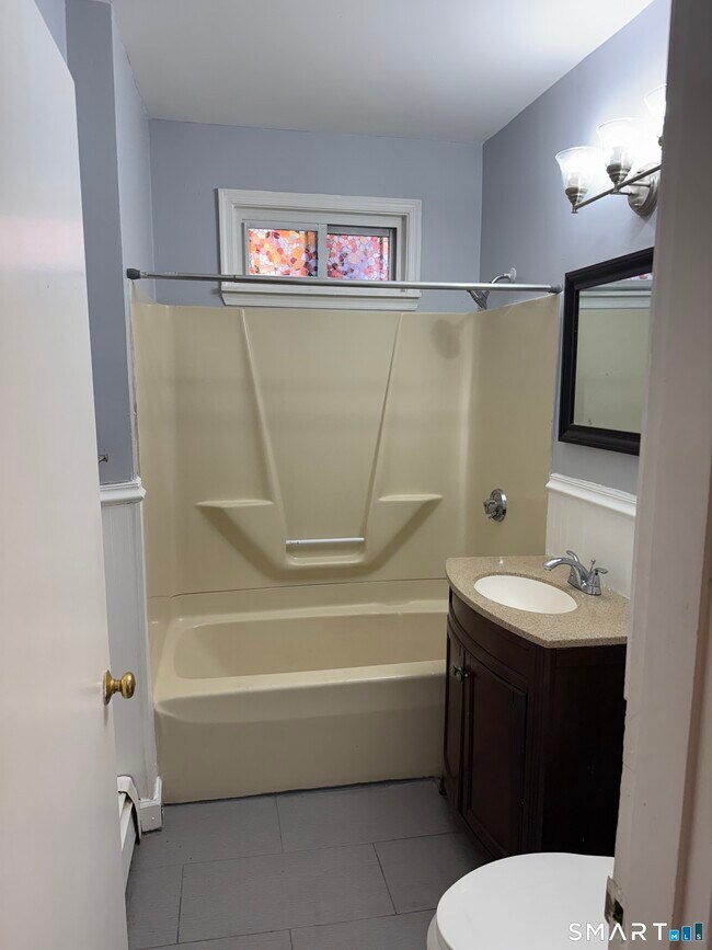 Building Photo - 110 Evergreen Ave