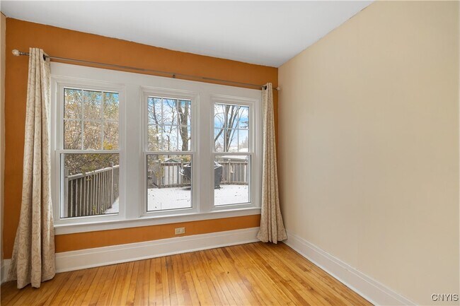 Building Photo - 144 Durston Ave