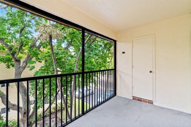 Building Photo - 253 S Cypress Rd