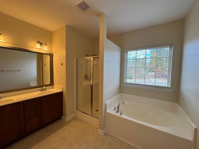 Building Photo - 3 Bed | 2.5 Bath Cary Townhome