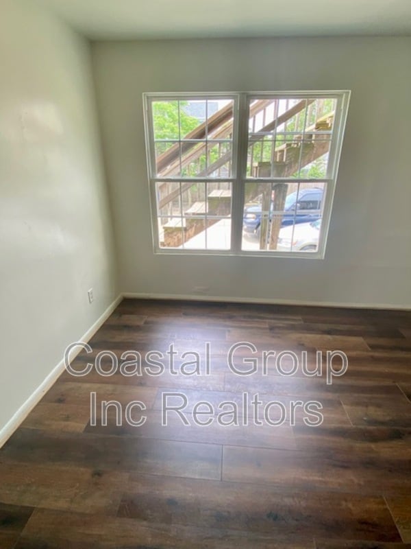 Building Photo - 9633 15th Bay St