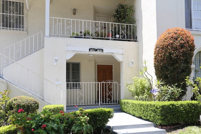 Building Photo - 141 N Clark Dr