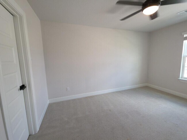 Building Photo - 17813 Clairess Ln