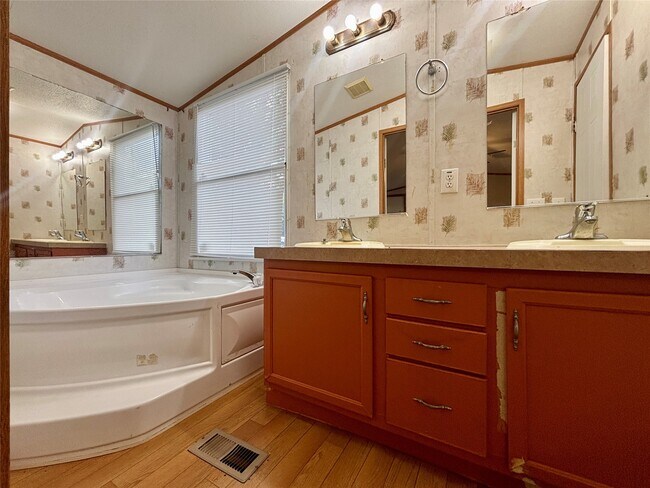 Building Photo - 13295 Pecan Tree Dr