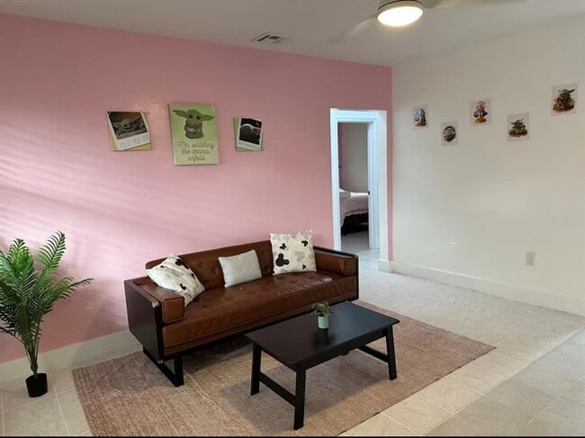 Primary Photo - 1861 NE 161st St