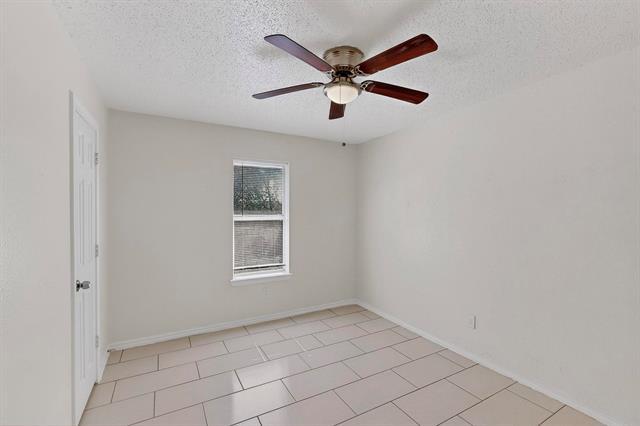 Building Photo - 209 W Owens St