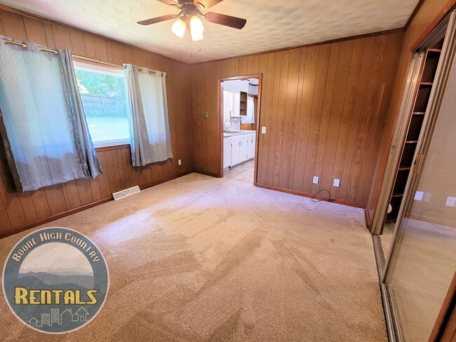 Building Photo - 3bd/2ba Ranch House Next to Watauga Medical Center