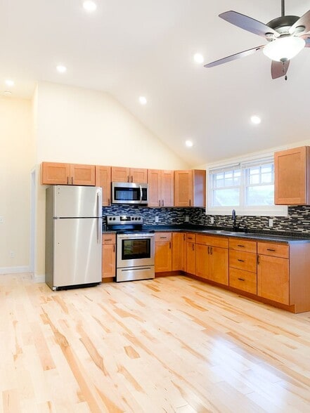 Building Photo - 74-76 North Street