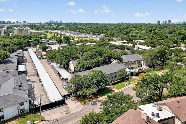 Building Photo - 7736 Meadow Rd