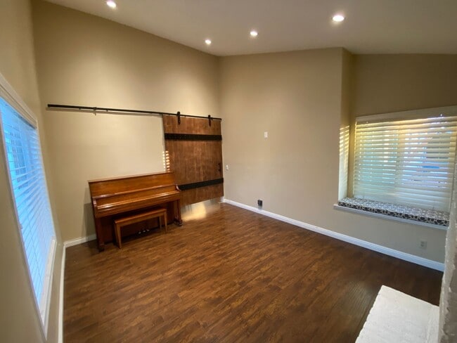 Building Photo - Lovely Cerritos Home!  ABC Unified!