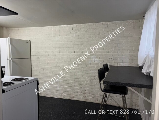 Building Photo - 49 Pine St