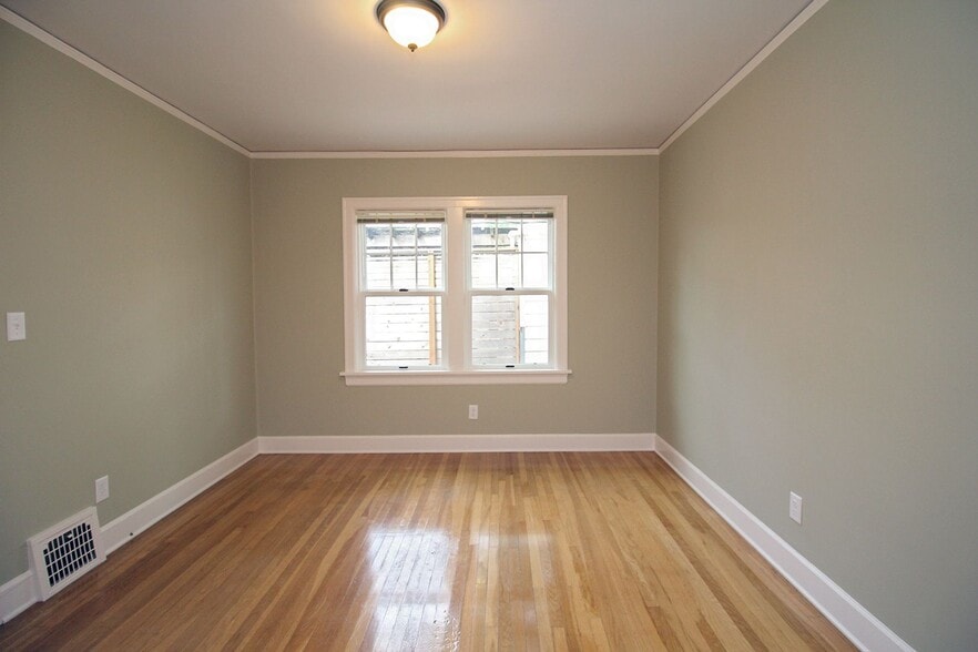 Building Photo - 2703 NW Raleigh St