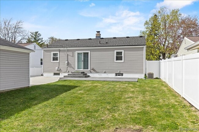 Building Photo - 1016 Amelia St