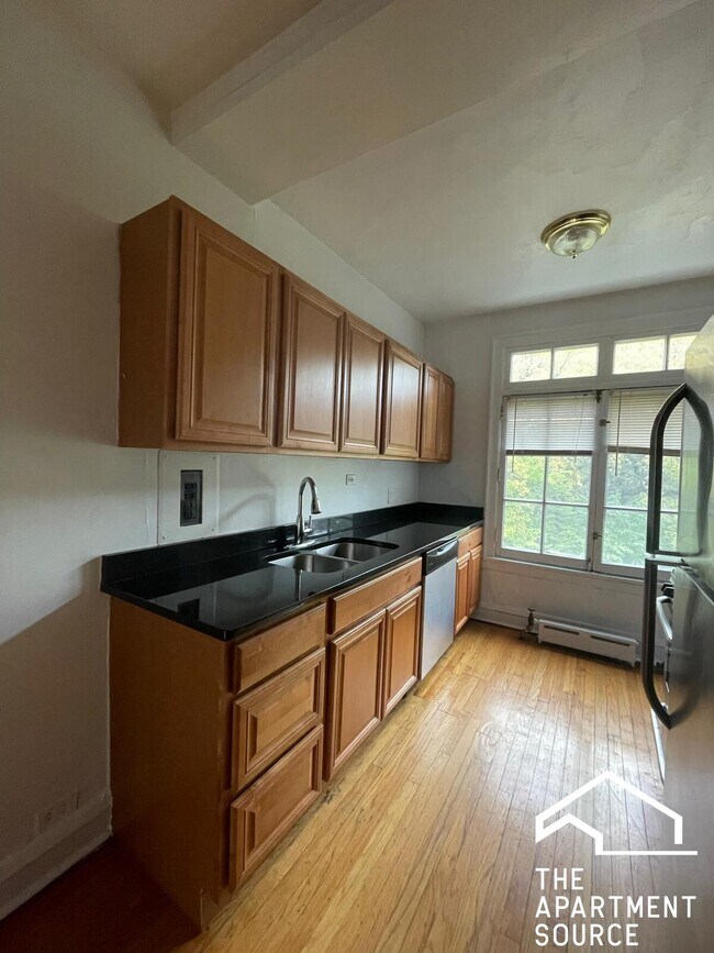 Building Photo - 911 Elmwood Ave