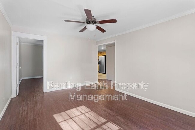 Building Photo - 1412 12th Ave